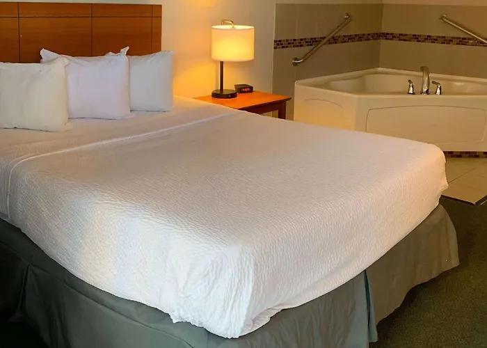 Days Inn By Wyndham Louisville Airport Fair And Expo Center