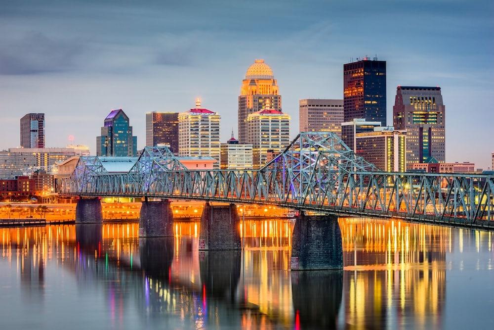 Hotel Days By Wyndham Airport Fair And Expo Center Louisville