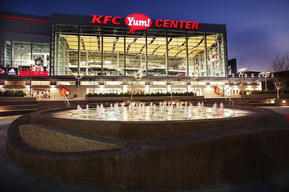 Hotel Days By Wyndham Airport Fair And Expo Center Louisville