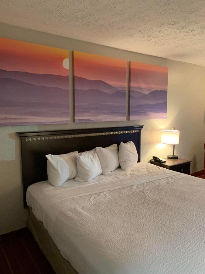 Hotel Days By Wyndham Airport Fair And Expo Center