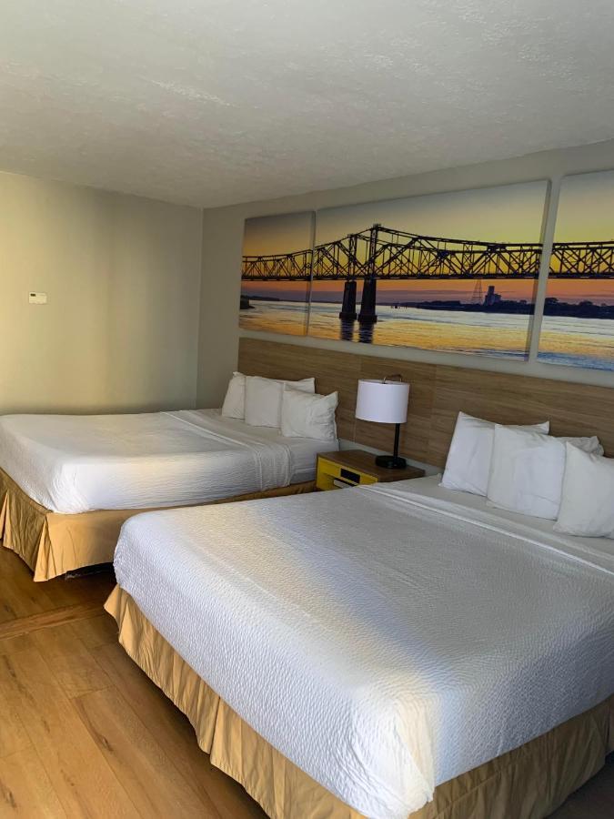 Hotel Days By Wyndham Airport Fair And Expo Center Louisville