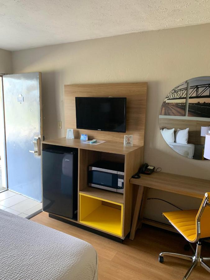 Days By Wyndham Airport Fair And Expo Center Hotel Louisville