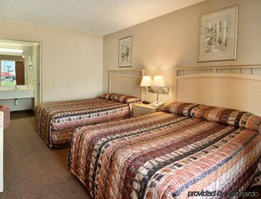 Days By Wyndham Airport Fair And Expo Center Hotel 2*