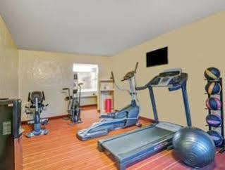 Hotel Days By Wyndham Airport Fair And Expo Center 2*