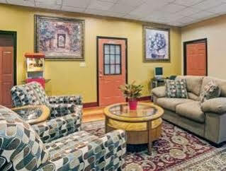 Days By Wyndham Airport Fair And Expo Center Hotel